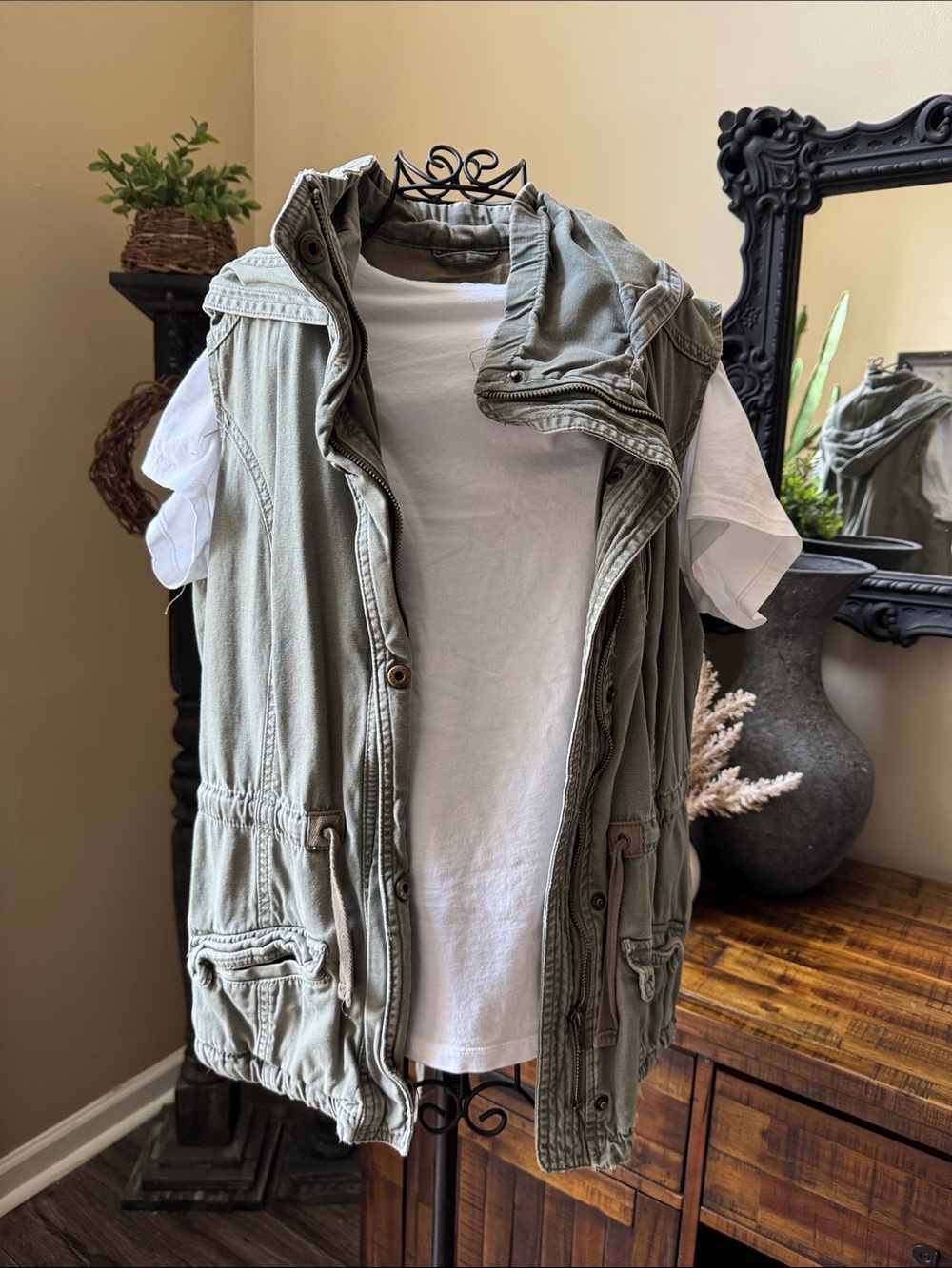 Casual Utility Olive Green Hooded Vest